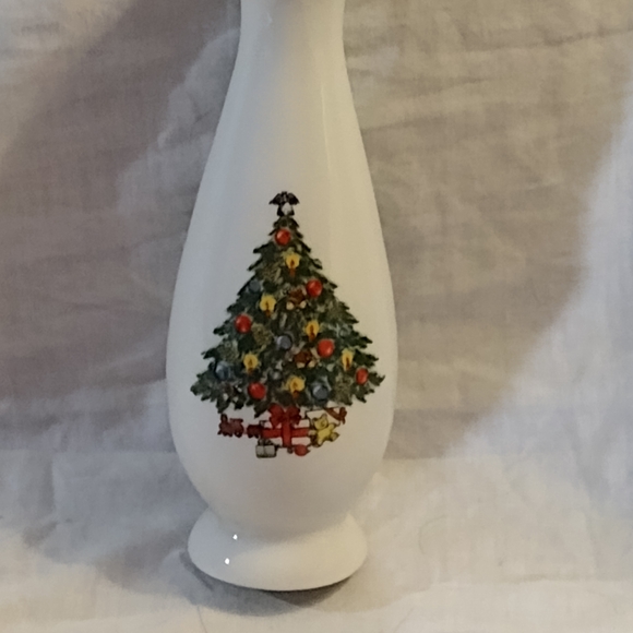 Jamestown China White Vase with Christmas Tree Design Japan - Picture 3 of 9